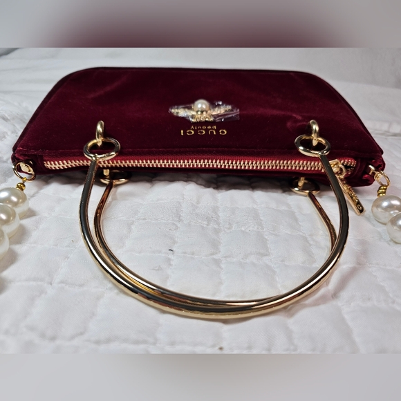 Gucci Beauty Burgundy Bee Shoulder Crossbody Bag With Matching Pearl Chain Strap - Picture 10 of 12